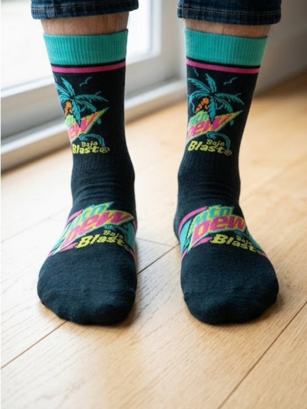 Brand New Mtn Dew Baja Blast Tropical Black Multicolor 1 Pair Sock Shoe Sz.6-12